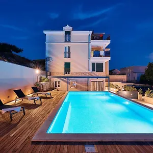 Sun Hills Apartment Split